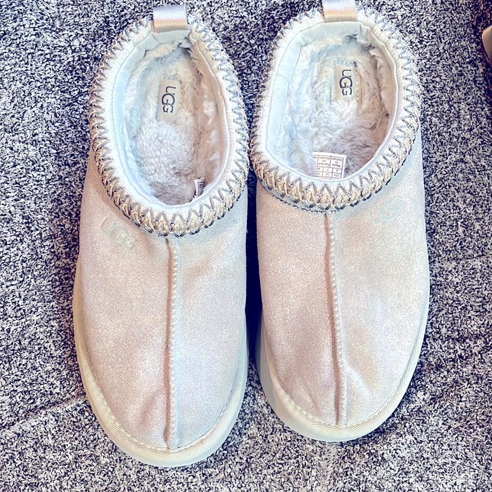 UGG Tasman platform slippers in Goose
